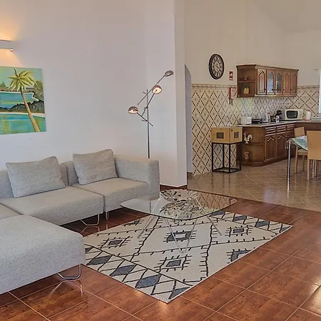Bay Al Apartment