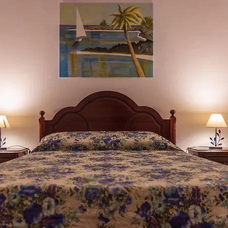 Bay Apartment *