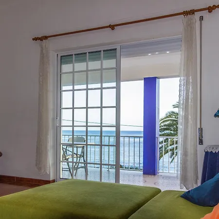 Bay Apartment *