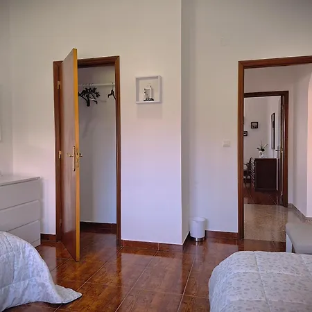 Apartment Bay *